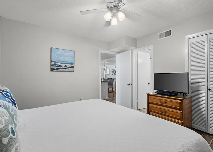 Edgewater 31 *