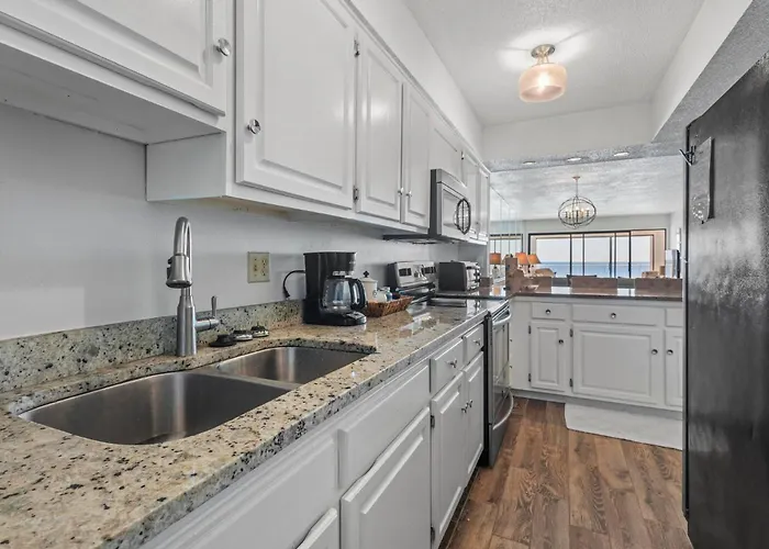 Edgewater 31 *